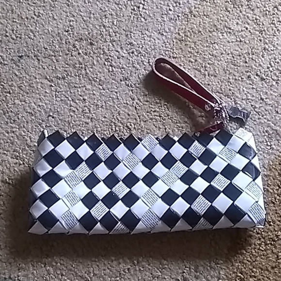 Shoes N Handbags. - Picture 5 of 8